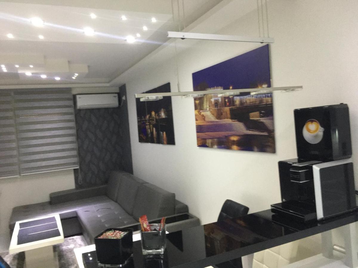 Grey Apartment Ni Dış mekan fotoğraf