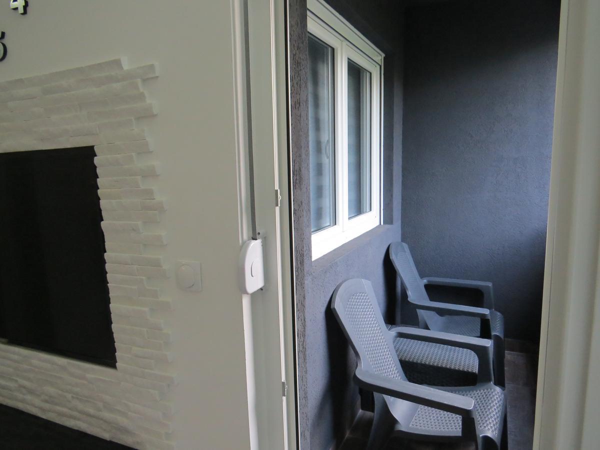 Grey Apartment Ni Dış mekan fotoğraf