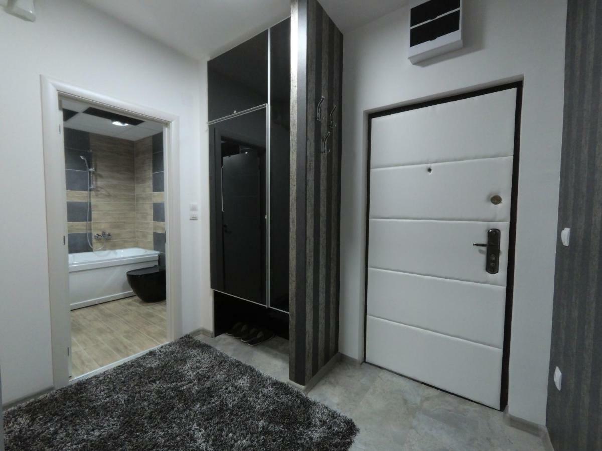 Grey Apartment Ni Dış mekan fotoğraf